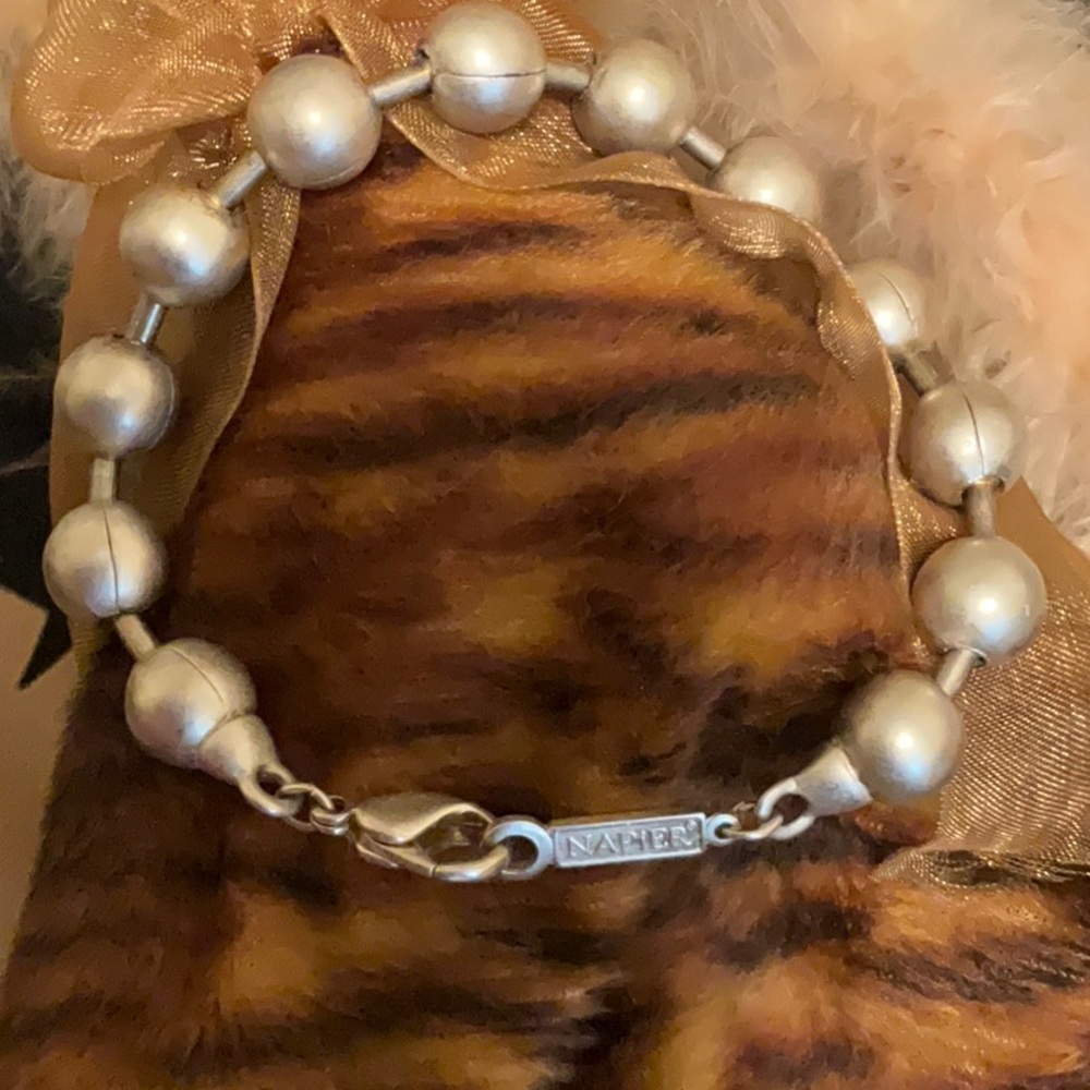 Napier Silver tone Bracelet Must See - Picture 2 of 2